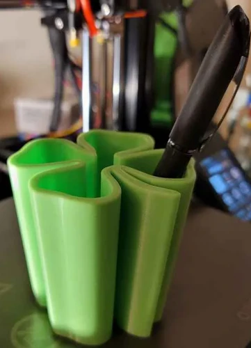 Lucky Shamrock Pen Holder