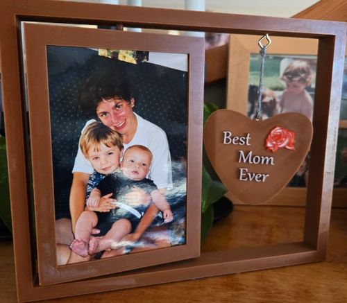 Frames of Affection: 3D Printed Mother’s Day Picture Frame