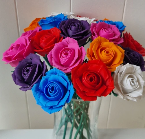 Eternal Bloom: 3D Printed Lifelike Rose Bouquet